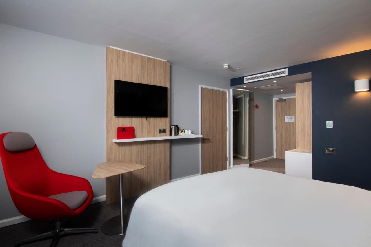 Holiday Inn Express Edinburgh City West, An Ihg Hotel Buitenkant foto