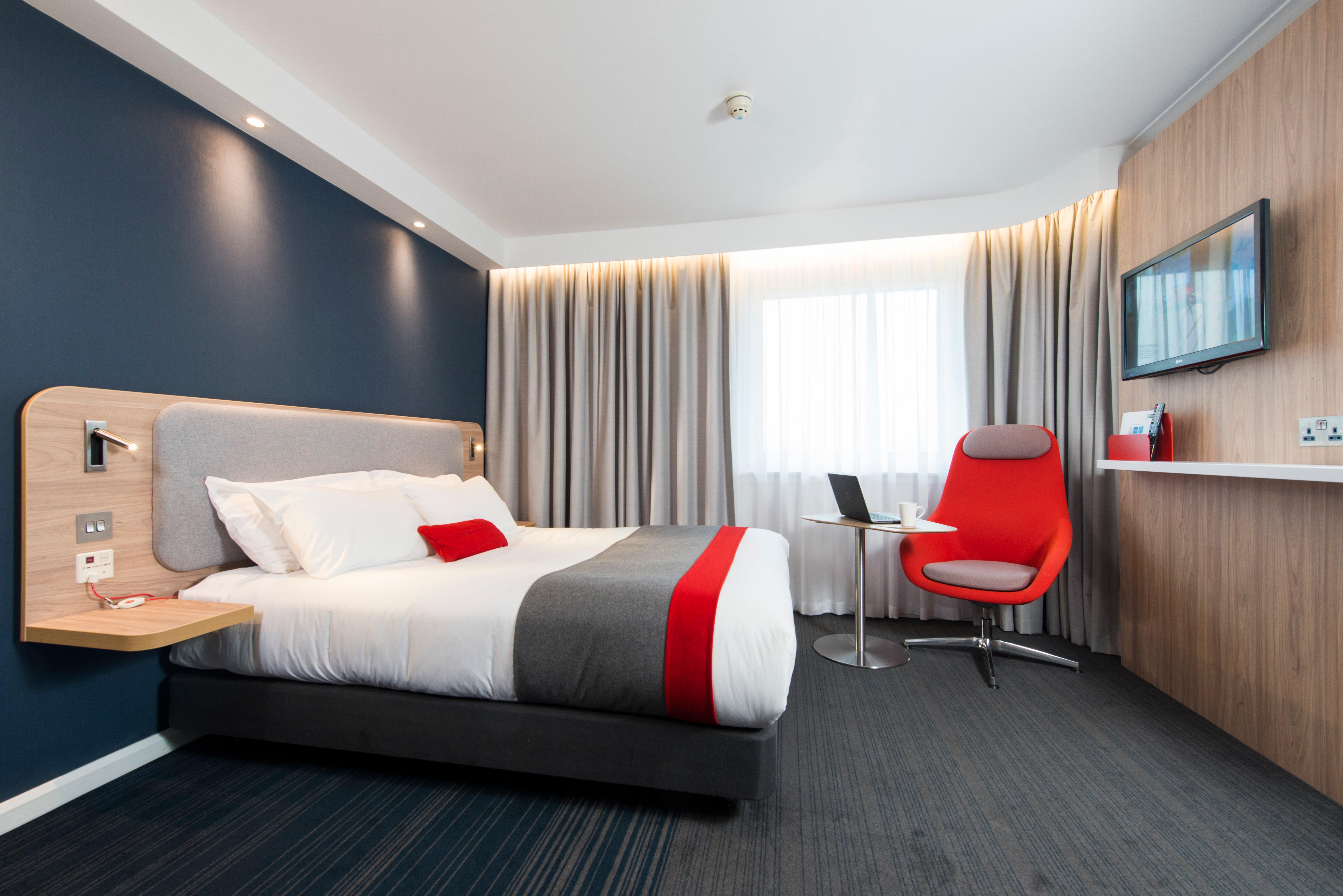 Holiday Inn Express Edinburgh City West, An Ihg Hotel Buitenkant foto