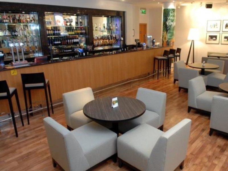 Holiday Inn Express Edinburgh City West, An Ihg Hotel Buitenkant foto